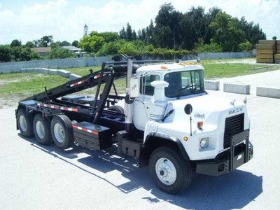 1995 Mack DM688S Roll Off Truck for Sale