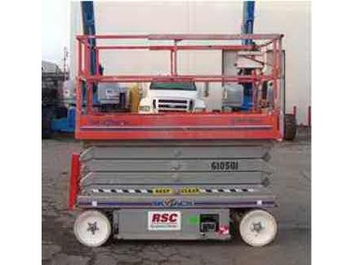 2005 Skyjack Scissor Lift 30-34 DC46-69