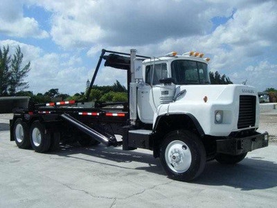 2000 Mack DM690S Roll Off Truck for Sale