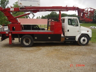 1999 Freightliner FL60 Elliott ECL55
