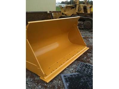 New Caterpilllar Bucket fits 963