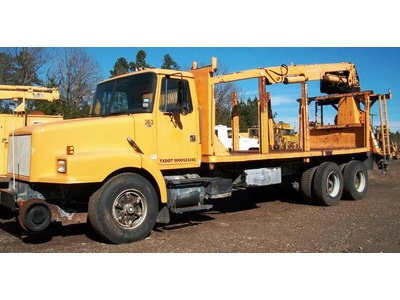 Volvo Grapple Truck w/Hi-Rail