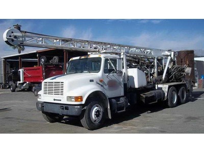 1998 International 4900 / Earthdrill 