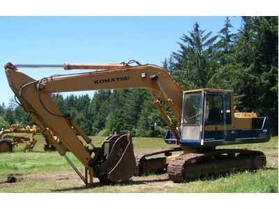 Komatsu PC200-3 Excavator