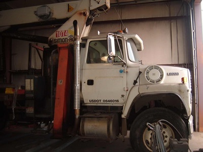 96 FORD L8000 BOOM TRUCK