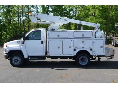 2003 CHEVY C4500; DURALIFT BUCKET