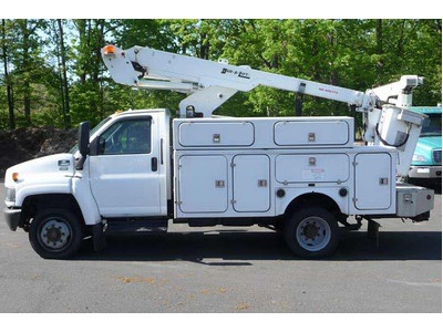 2003 CHEVY C4500; DURALIFT BUCKET 