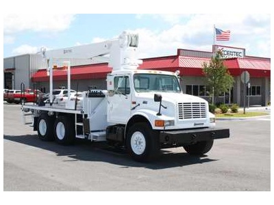 97 International 4900 Altec Crane 63177