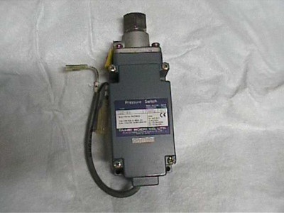 Link Belt    clutch line pressure switch