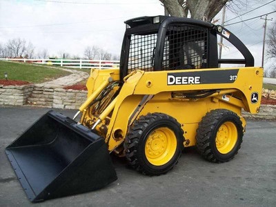 =$4400= 2007 John Deere Skid Steer 317