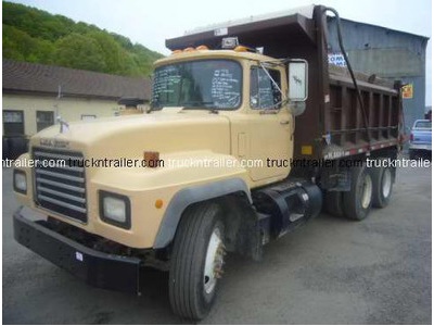 1998 Mack Dump Truck