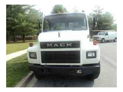 1986 Mack Midliner Flatbed