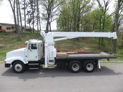 1992 International truck with boon