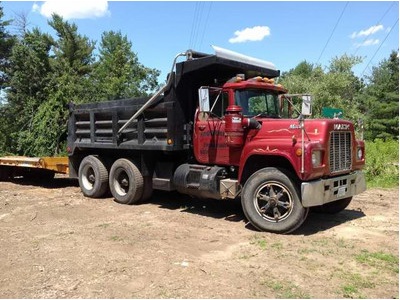 1986 Mack R688ST Dump Truck