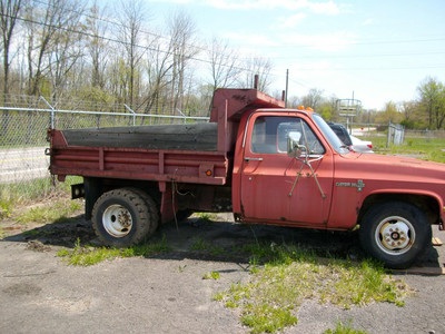 1981 CHEVY C-30 DUMP TRUCK