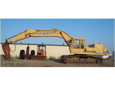 Deere 792 with breaker