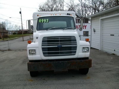 1989 FORD L8000 BEVERAGE TRUCK