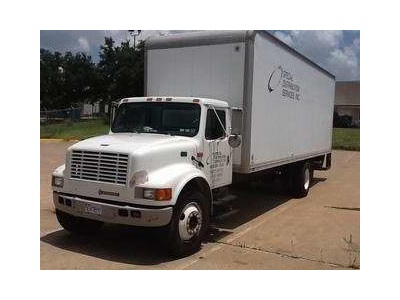 International Box Truck 2001 W/ Liftgate